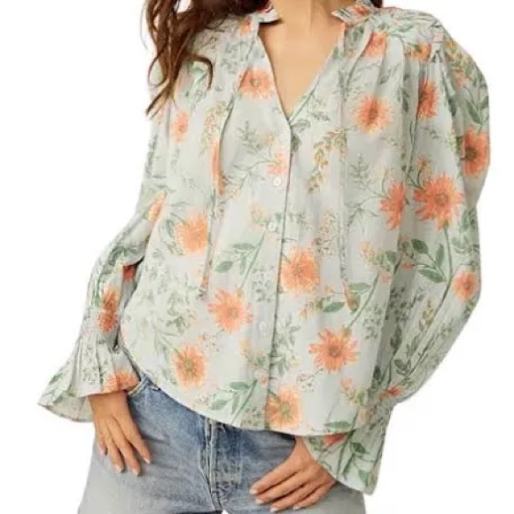 Free People Tops - NWT Free People Meant to‎ Be ruffled cotton floral blouse size xs